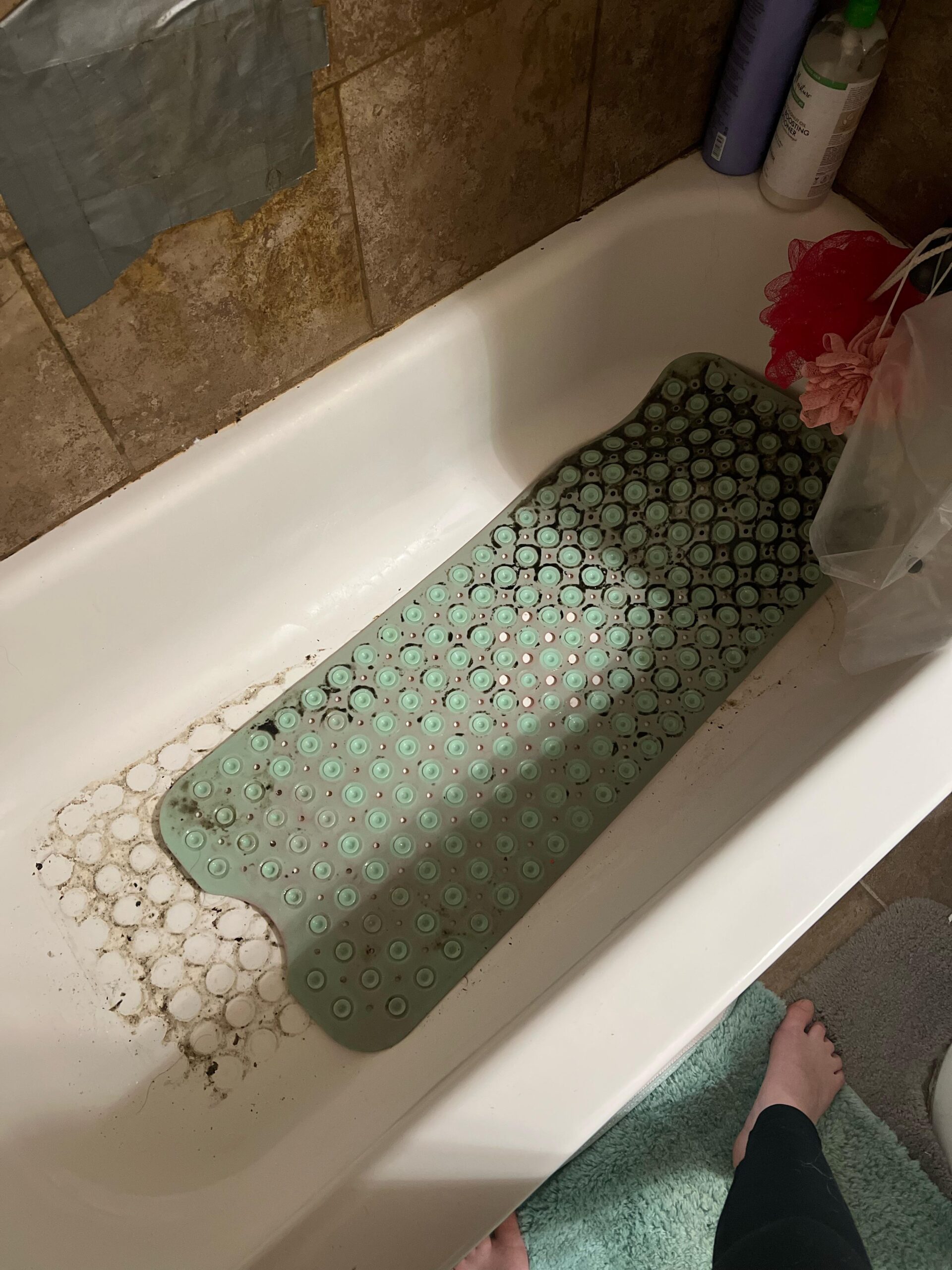 Step-by-Step Guide to Cleaning Your Bath Mat Without a Washer
