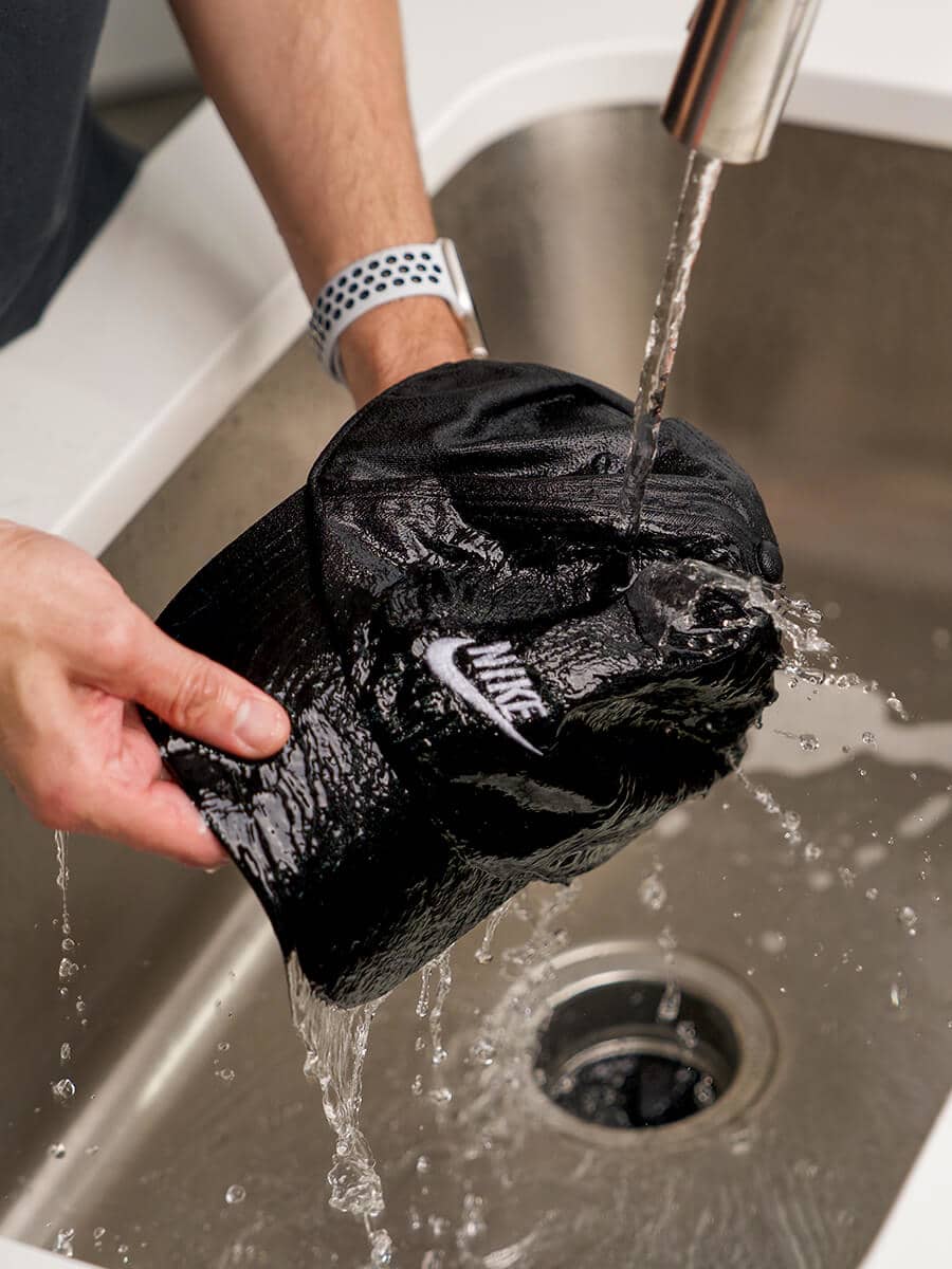 how to wash a baseball cap 3