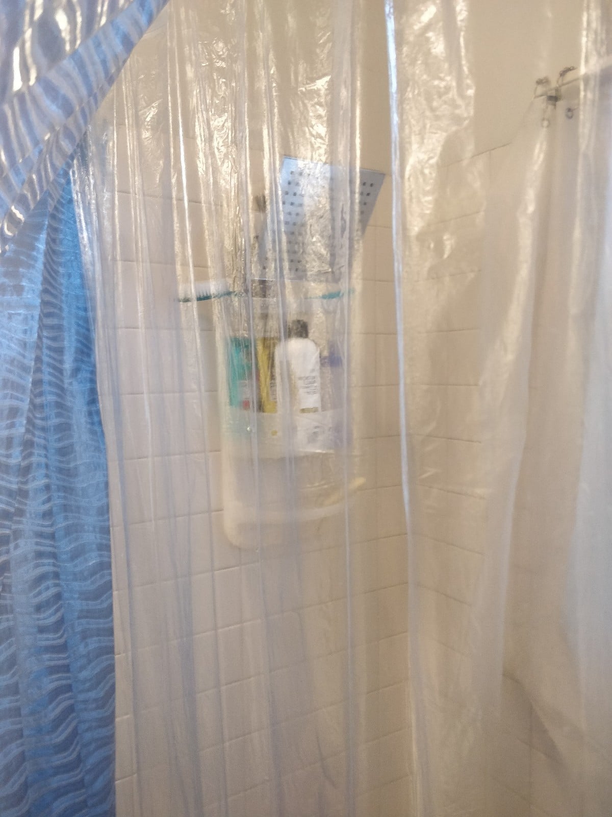 washing plastic shower curtains v0 hh77lyyt9fa91 1